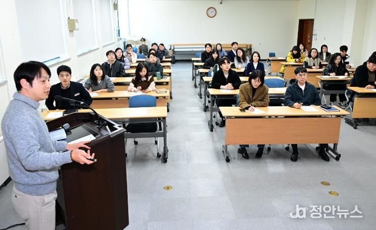 경남도의회, 직원 대상 스마트폰 활용 촬영 교육