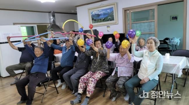 (사)대한노인회충주시지회, 271개 경로당에 건강 놀이교구 지원