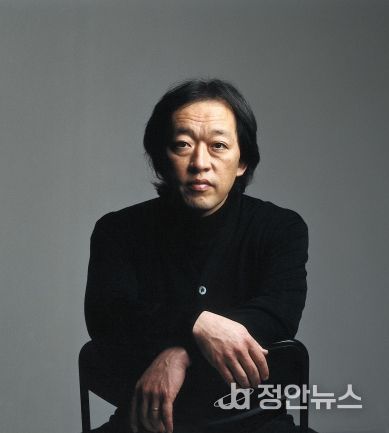 지휘자 정명훈 (c)philippe Gontier, 사진제공=부천아트센터