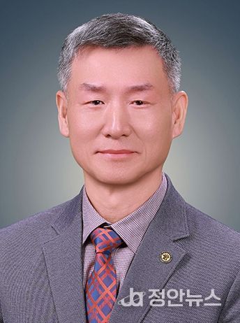 학술부문 최시선 옥산중학교 교장