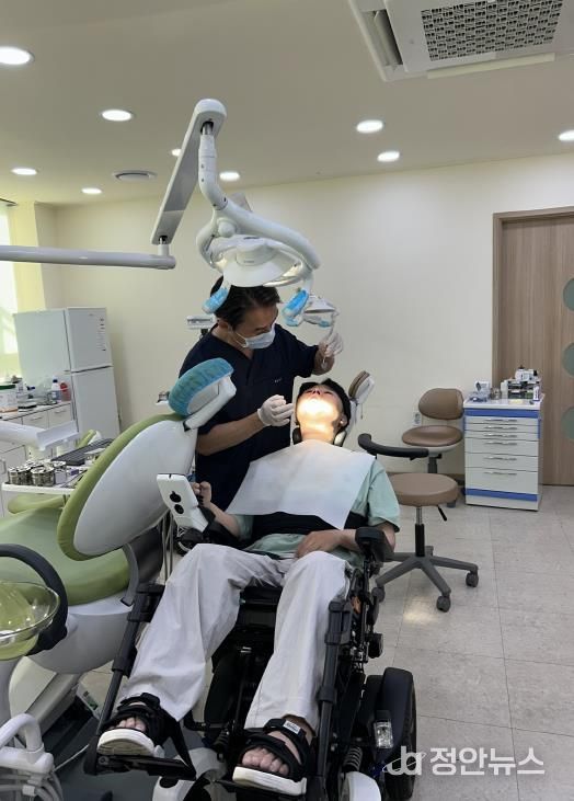 송파구 장애인 치과 진료 모습