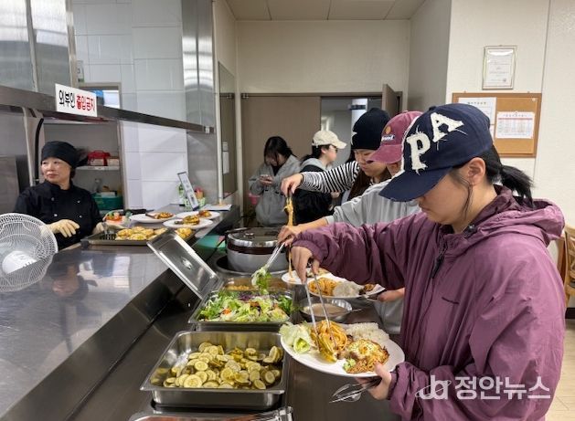 진안장학숙, 전문 셰프와 함께하는 ‘특별 석식’ 제공