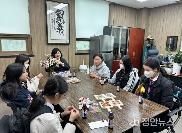 사천시 청소년참여위원회, 청소년어울림마당 수익금 35만 원 ‘이웃사랑 기금’으로 기탁