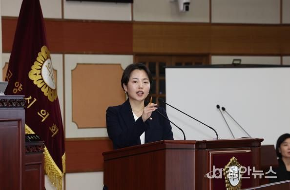 14일 고양시의회 본회의에서 발언하는 정민경 의원