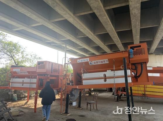 천안시 서북구가 동절기 제설작업을 앞두고 안전교육을 진행하고 있다.