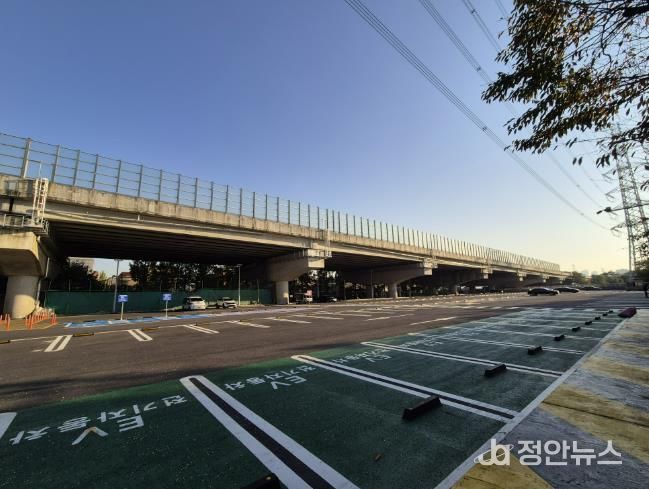 정왕동 체육공원 복개천 공영주차장