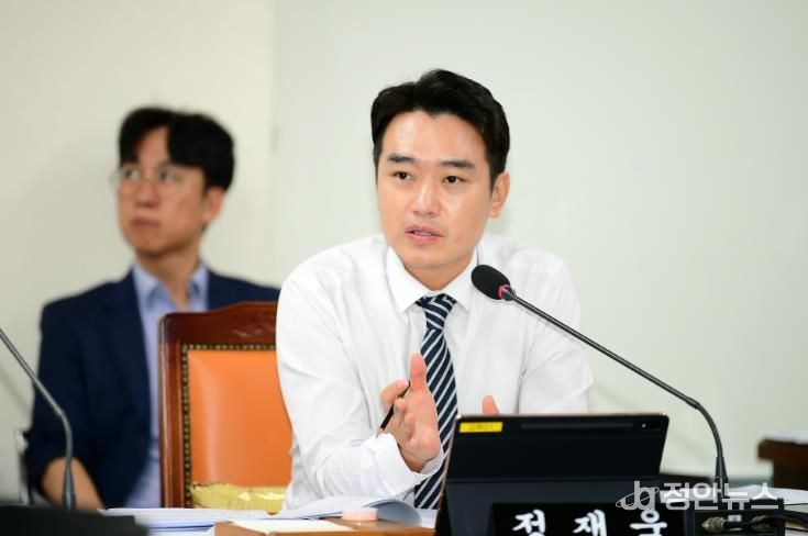 정재욱 경상남도의원, “의원 공약 게시공간 마련… 도민 알권리 강화해야”