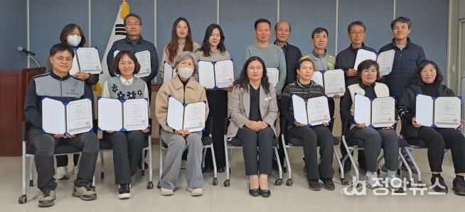 도시농업 정문가 양성 교육 수료자 기념촬영