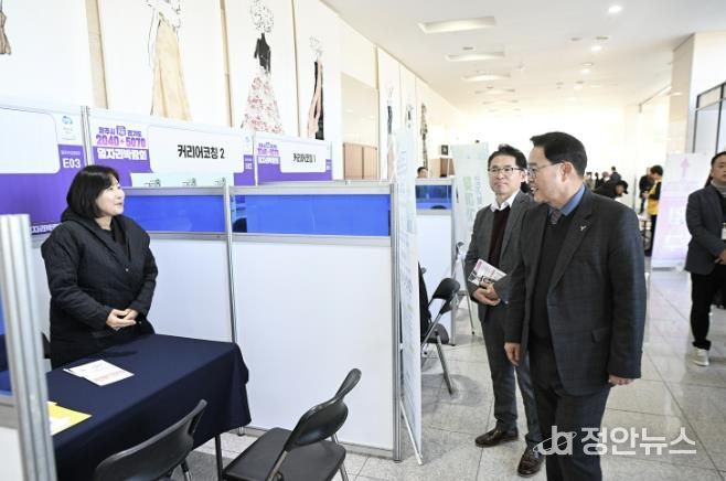 양주시, ‘2025 양주시·경기도 2040+5070 통합 일자리박람회’… 1,000여 명 몰려 열기 후끈