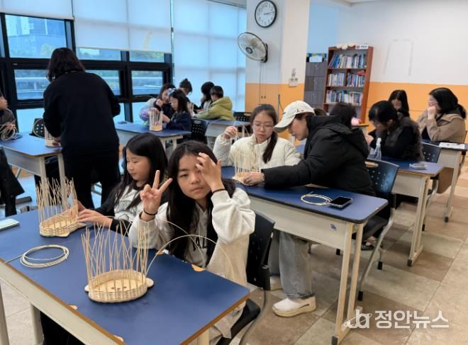 완주군, 가족이 함께하는 라탄 공예 프로그램 운영