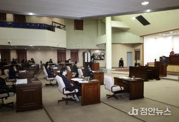 군포시의회는 11월 4일 개회한 제284회 임시회를 19일 폐회했다.