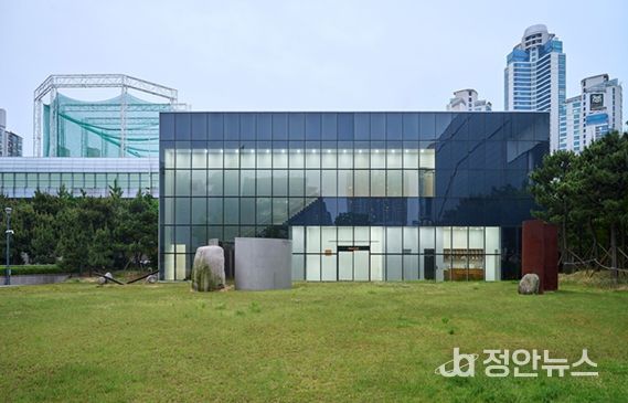 이우환 공간 전경