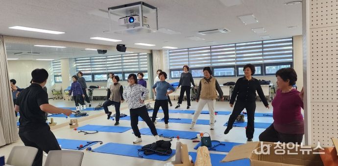 금산군 농업인 대상 근골격계질환 예방교육 모습