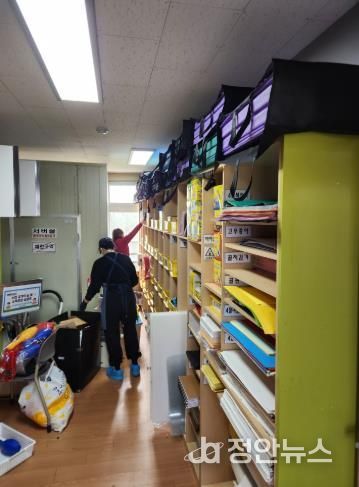 서산교육지원청 학교지원센터, 서산동문초 도서실 정리 지원 실시