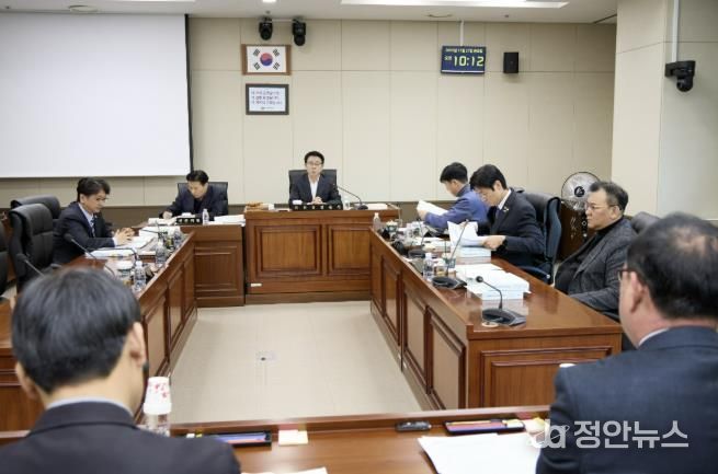 용인특례시의회 도시건설위원회, 행정사무감사 5일차-처인구청, 기흥구청, 수지구청 행정사무감사 실시