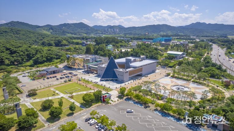 마한부터 보석까지…익산시 박물관 우수 인증(보석박물관)