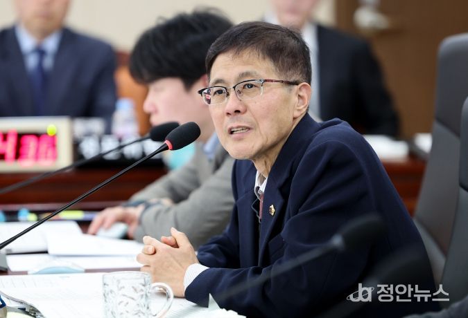 인천시의회 이명규 의원, 가족공원 플라스틱 조화 퇴출 추진