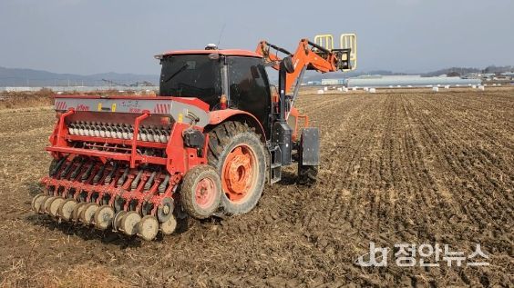 청주시, 농기계 자율주행키트 활용 현장 방문