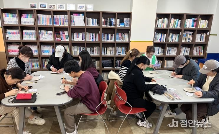 완주군, 성인‧청소년 대상 도자기 공예 체험 인기