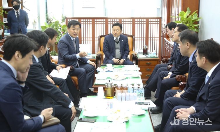 국회대광법심의국토위소위원회-국토위의원 만남