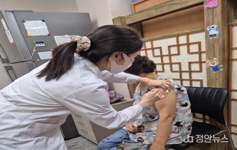 함안군, 12월에도 인플루엔자 환자 급증… 예방접종 서둘러야