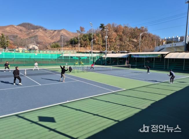 12월 6일 밀양시립테니스장에서 열린 제5회 밀양시장배 전국동호인 테니스대회