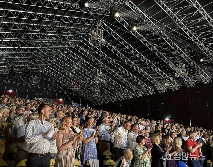 사아레마 오페라페스티벌 진출