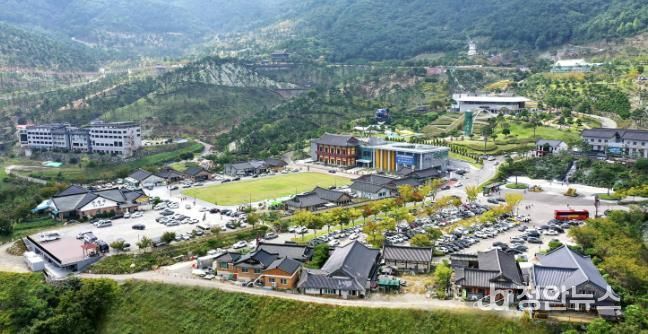 산청군, 동의보감촌 무장애 관광환경 강화한다