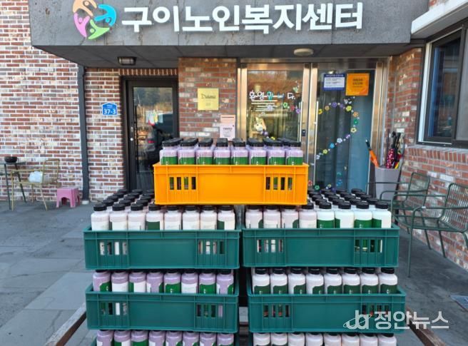 완주 구이노인복지센터 돌봄 어르신 요구르트 나눔
