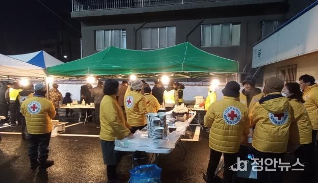 포천시 영북면 기수연합회·청년회, 취약계층 위한 연탄 나눔 봉사활동 전개