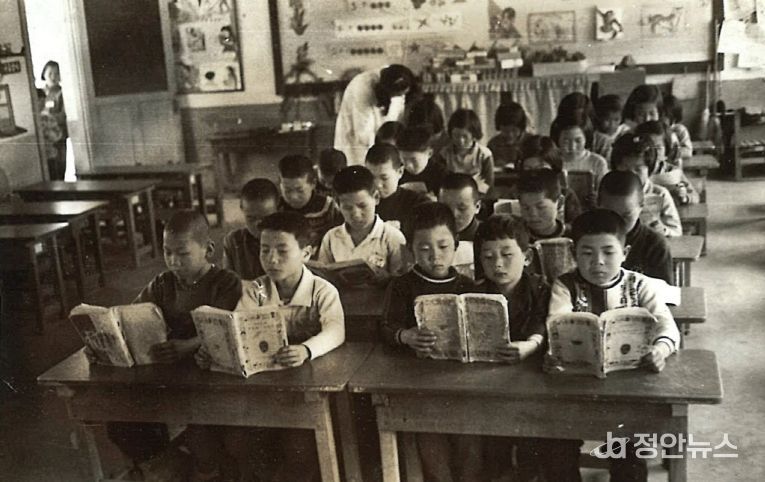 하동_옥종초등학교 북평분교장(1998. 3. 1. 폐교)_1970년대 국어시간