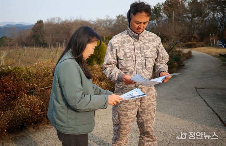 진주시, ‘농작업 안전보건관리 컨설팅’ 희망자 모집- 농작업장 현장 지도 사진 - 금곡면 꽃오름농장