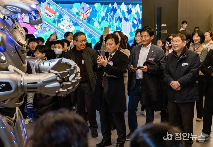 김경호 광진구청장 광진미래기술체험관 방문