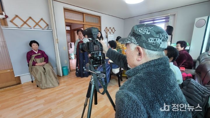 설명절 맞이 ‘어르신 장수 사진’ 촬영