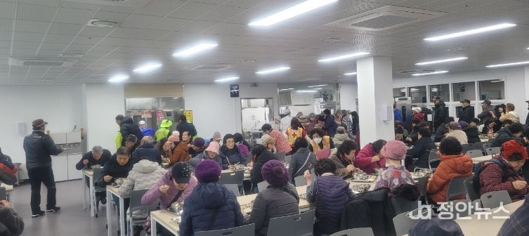 거제시 장승포다어울림행복문화센터 경로식당 시범운영 큰 호응