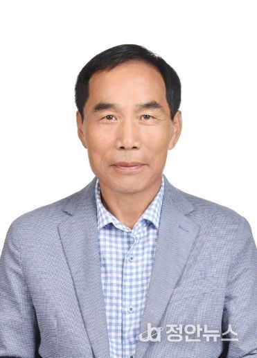 경상국립대학교 2025학년도 전기 학위수여식에서 중소기업 계약학과(융합기계공학과)를 졸업하며 공학박사 학위를 받는 이규조 씨.