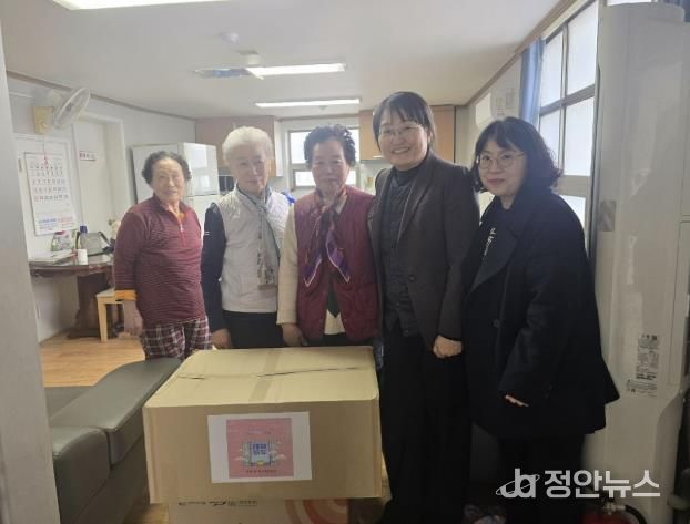 시흥시 정왕2동, 설맞아 경로당 23곳에 위문품 전달