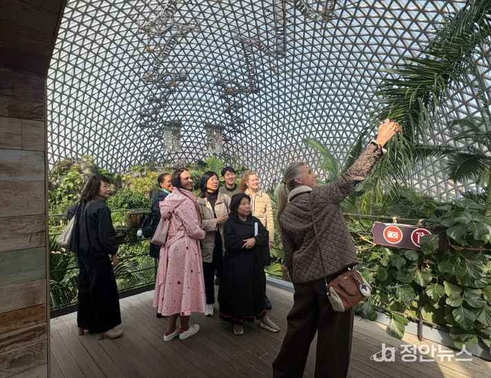 “세계에 알리고 싶은 미(美)”주한 대사 부인회, 거제 자체 탐