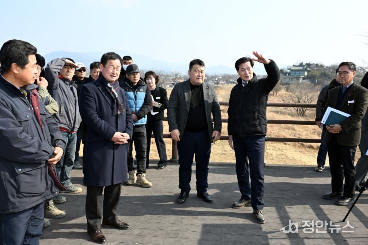 - 2026년 읍면동 방문 기간 밀양시 관계자들이 주요 현안 사업지와 민생 현장을 방문해 현황을 살피고 있다.