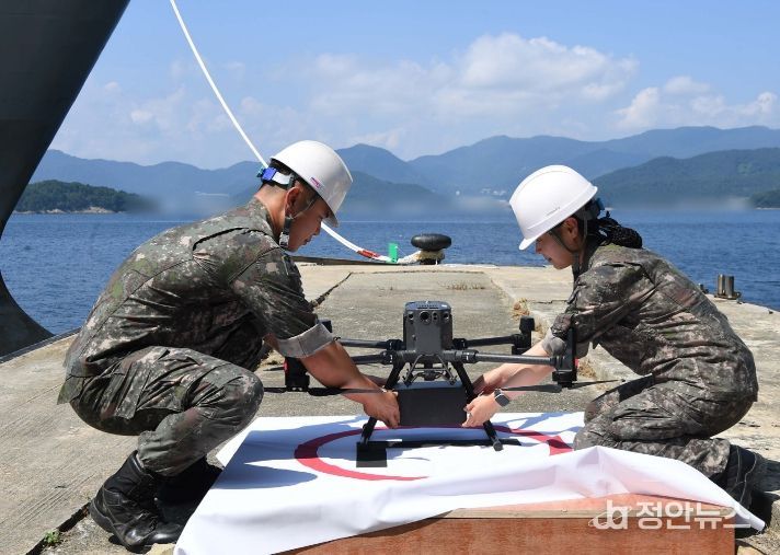 「2025년 UFS 창원시-해군 합동 훈련」 드론 해상 수송체계 실증 시범 훈련